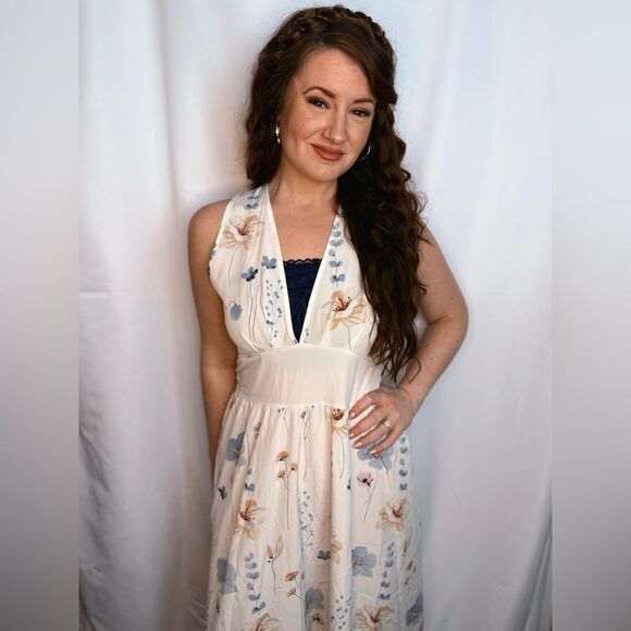 H&M White and Blue Floral Maxi Dress - Picture 5 of 9